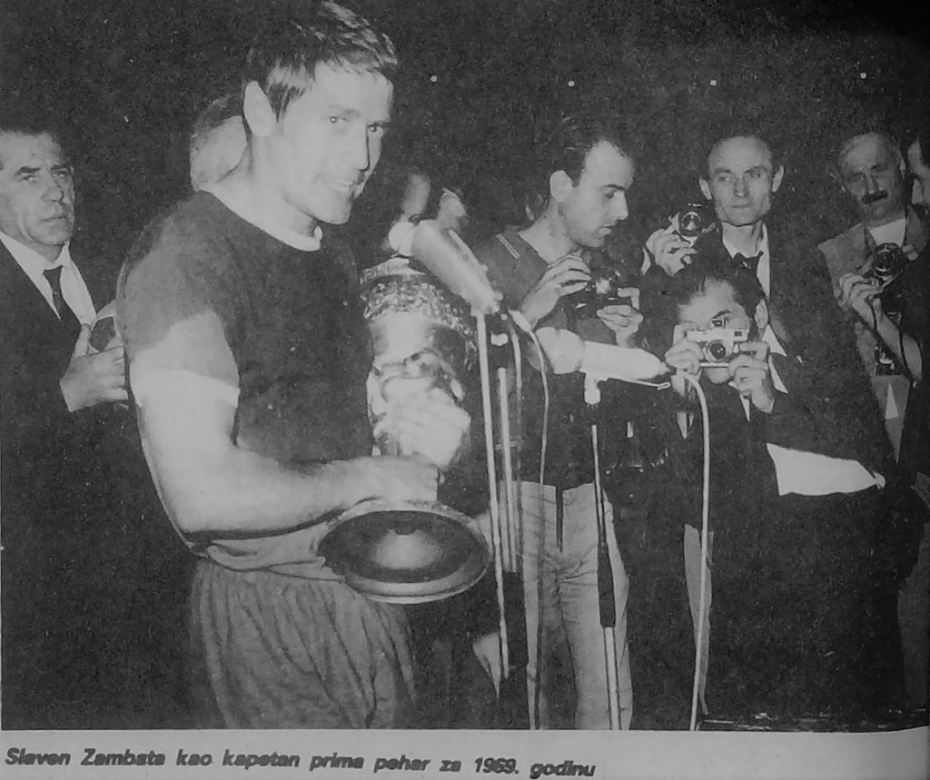 Slaven Zambata prima pehar kupa Jugoslavije19.06.1969. godine